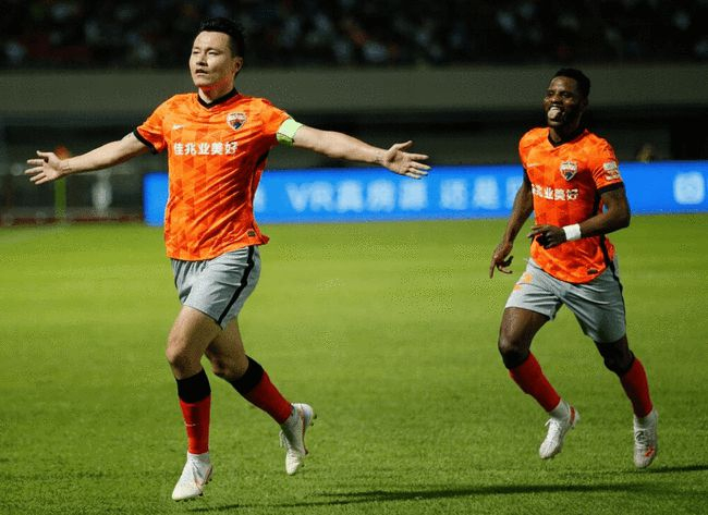 关于赛后欧冠焦点战，广州队扳平良机，态度坚定，赛程密集仍需轮换的信息