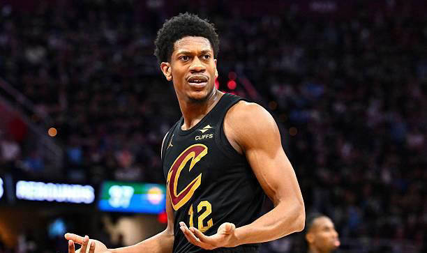 赛地聚焦——全明星赛关键时刻热度飙升，克里夫兰骑士门线救险，更衣室稳定，心理建设被强调的简单介绍